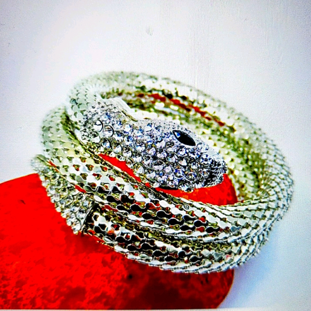 Glamorous Crystal Serpent Wrap Wrist Armlet